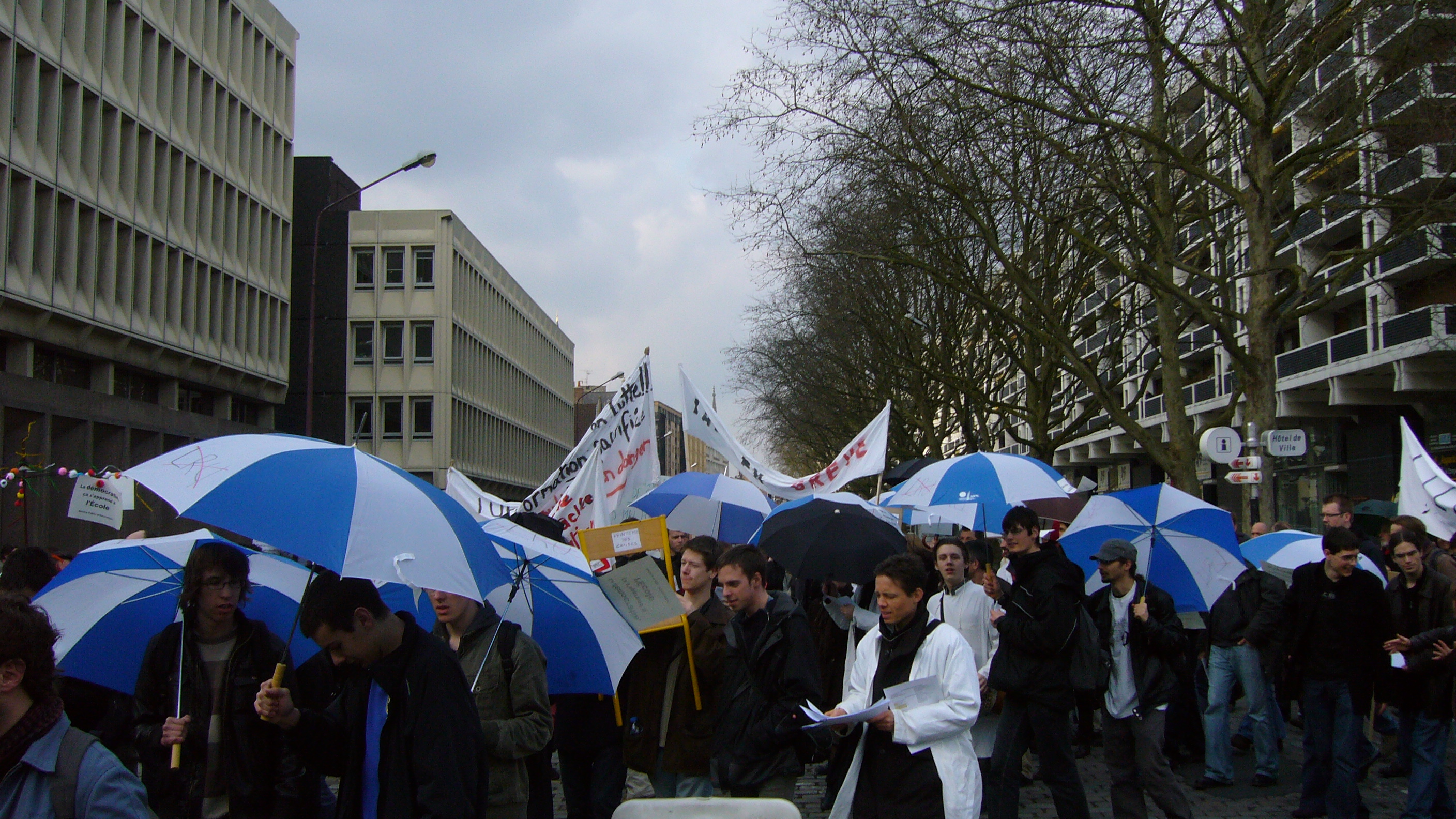 090311manif-parapluies04.jpg